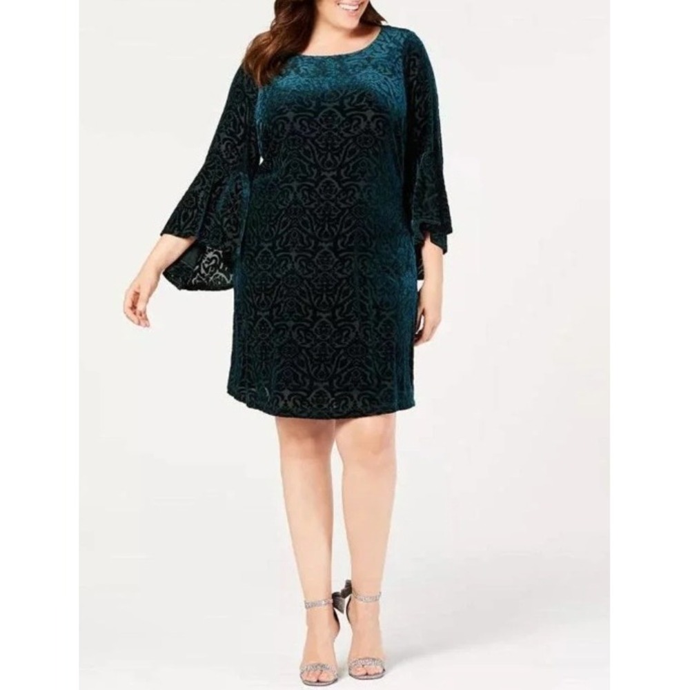 Jessica Howard Green Velvet Burnout Bell Sleeve Sheath Dress 16W Party Cocktail